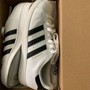 Men’s classic adidas superstar- perfect condition!